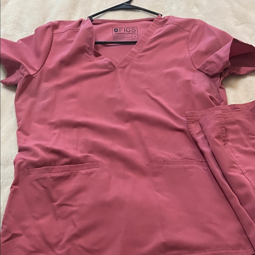 Figs Rose Scrub Ensemble
